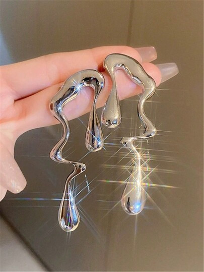 1pair European And American Exaggerated Asymmetric Asymmetrical Music Note Earrings | SHEIN