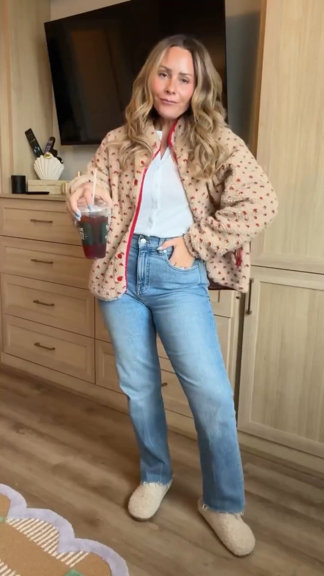 This is my kind of everyday outfit 🤍
Relaxed, polished, and easy without trying too hard. The straight-leg denim is chef’s kiss (great rise, comfy fit, no fuss), paired with a simple white tee and my go-to cozy statement jacket. Finished with sherpa clogs for errands, coffee runs, and real-life mom days.

Everything here is on repeat for me lately — casual, comfortable, and still pulled together. Linking it all 🤎


straight leg jeans, everyday outfit, casual mom outfit, cozy jacket, neutral outfit, fall casual outfit, sherpa clogs, denim outfit, layered casual look, weekend outfit, petite friendly jeans, effortless outfit, coffee run outfit, casual chic style, mom uniform

#LTKstorytime #LTKootd