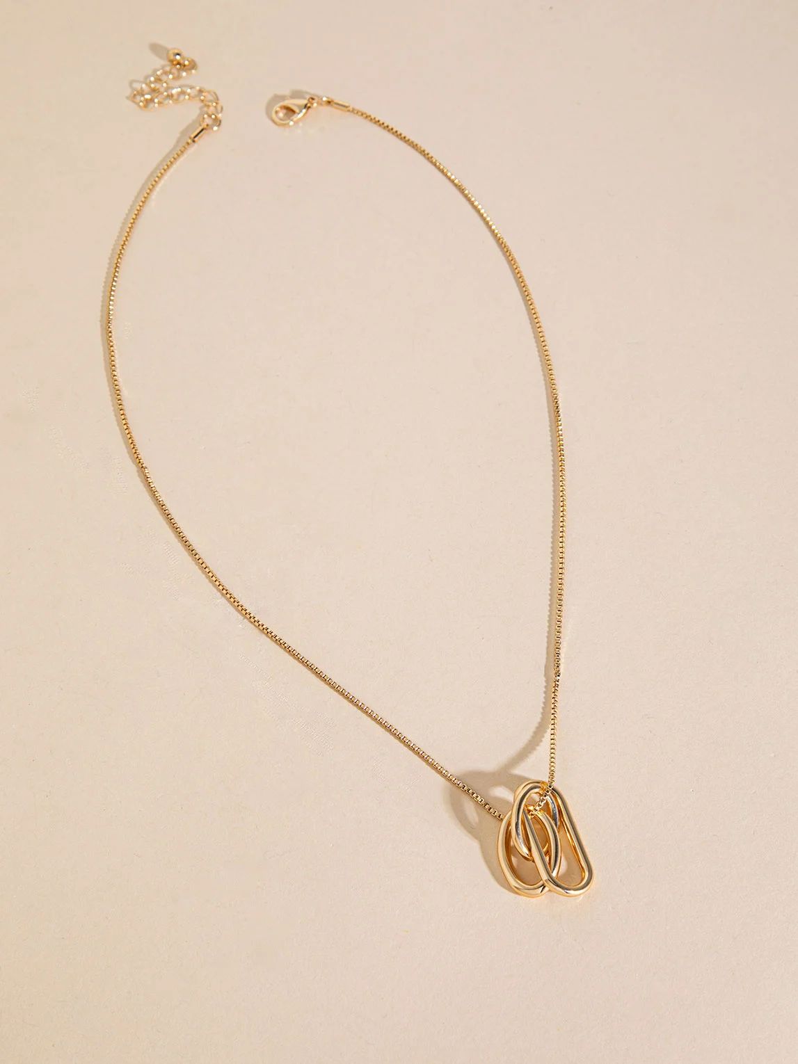Short Chain-Link Charm Necklace | Rickis | Ricki's