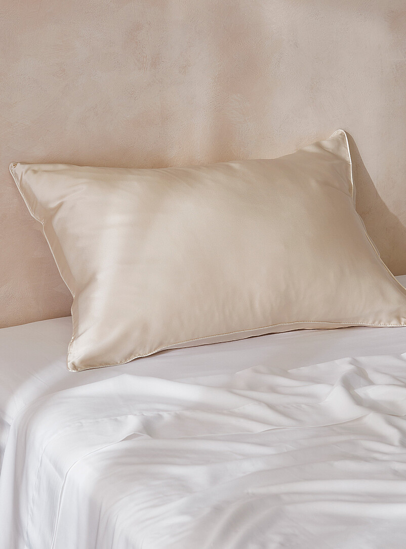 Pure silk pillowcase
        
        

	
		
        
             
							
								
									
		... | Simons