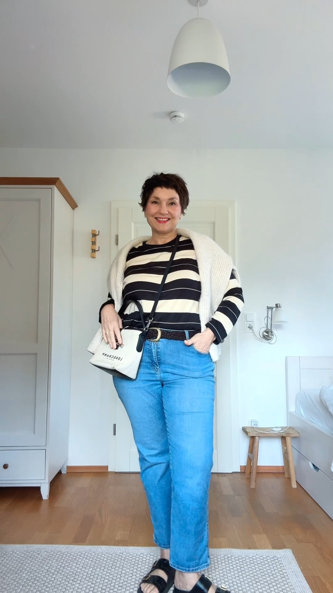 Ostsee-Outfit: simpel, but chic 

Jeans, Streifenshirt, Kaschmirpullover

#uniqlo #bonprix #herbstlook #herbstoutfit

#LTKdeutschland #LTKü50 #LTKautumn