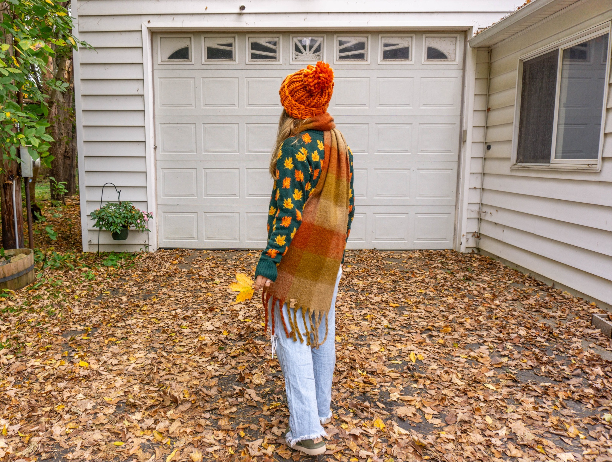 A very fall fit 🍁

Cabincore, leaf sweater, fall sweater, wide leg jeans, Ugg , ugg outfit idea, ugg boots, cozy, cozy fall look, scarf, beanie, ootd 

#LTKSeasonal #LTKshoecrush