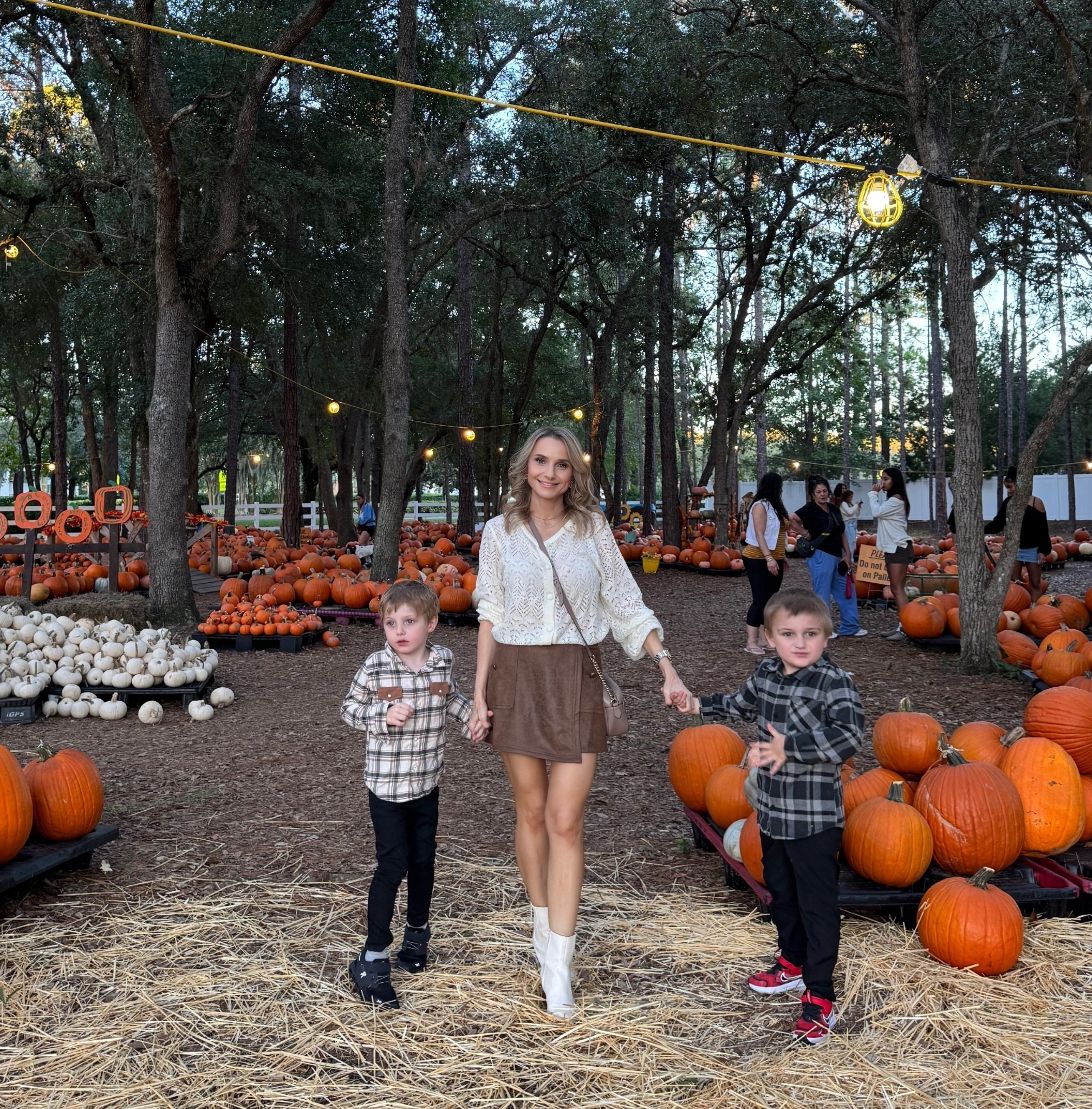 Fall fashionn

#LTKSeasonal #LTKStyleTip #LTKFamily