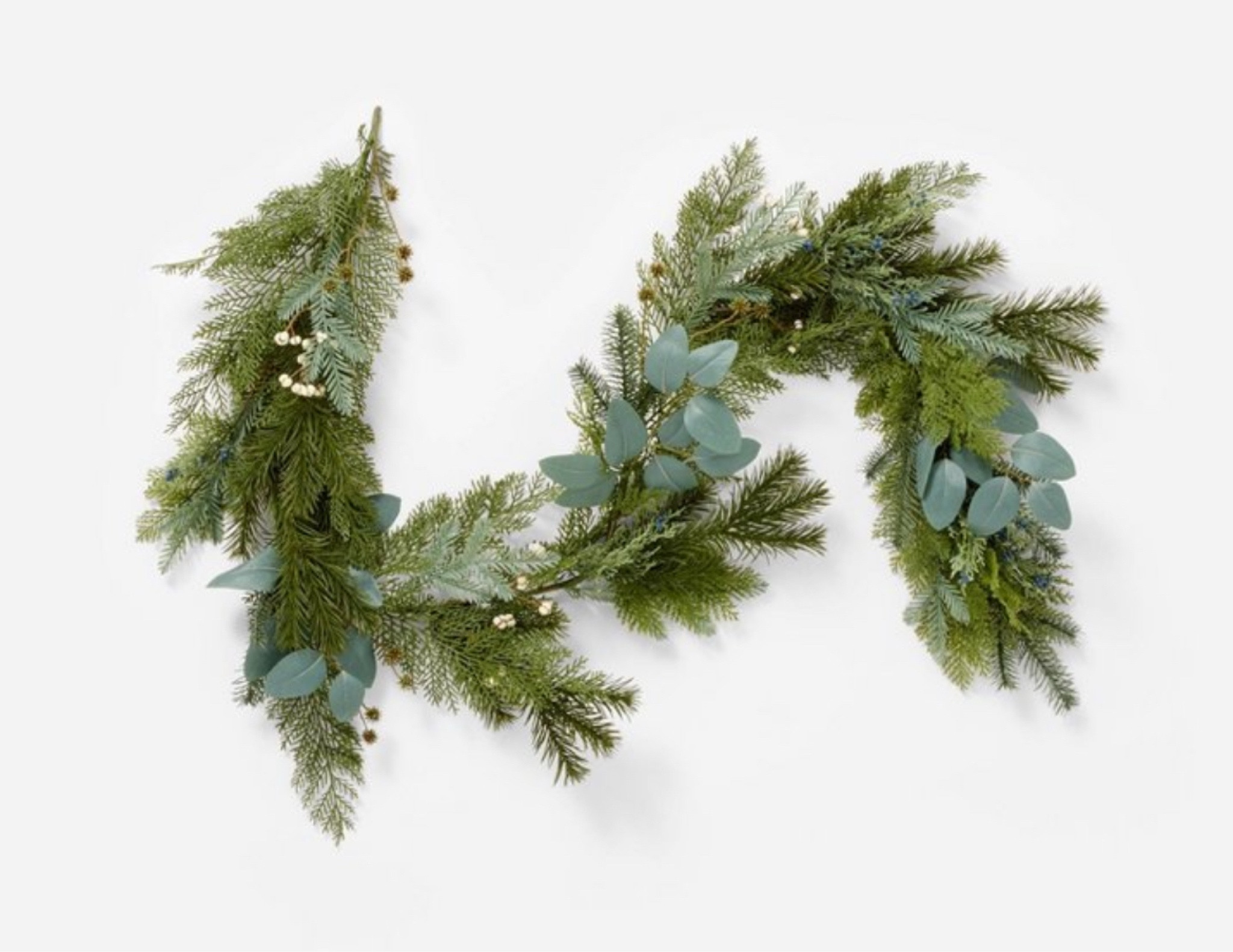 Love this mixed garland 🤩🤩🤩

#LTKHoliday #LTKSeasonal
