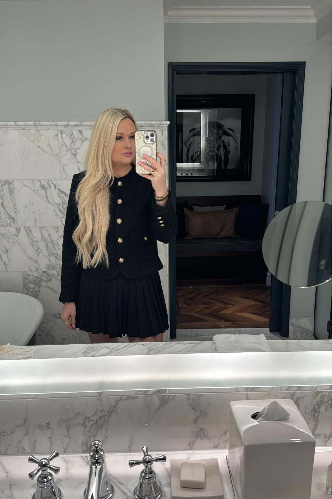 OOTD!! Shop my look! This Target jacket looks and feels expensive on! It’s such a good find!!


Outfit, outfit inspo, outfit inspiration, all black outfit, button up cardigan, tennis skirt, target, fashion tip

#LTKWorkwear #LTKBeauty #LTKStyleTip