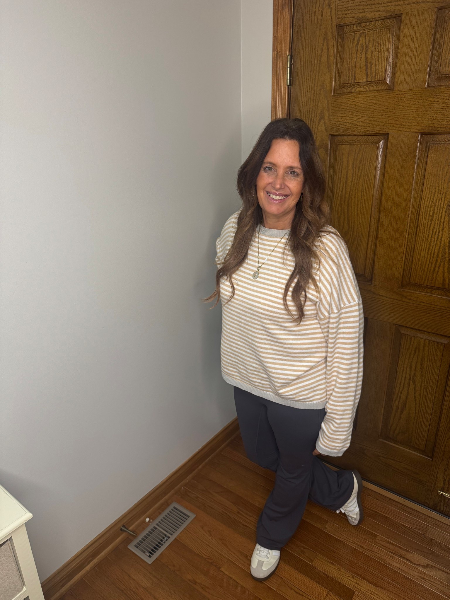 Great outfit 
Top 
Leggings 

#LTKFindsUnder50 #LTKMidsize #LTKFindsUnder100