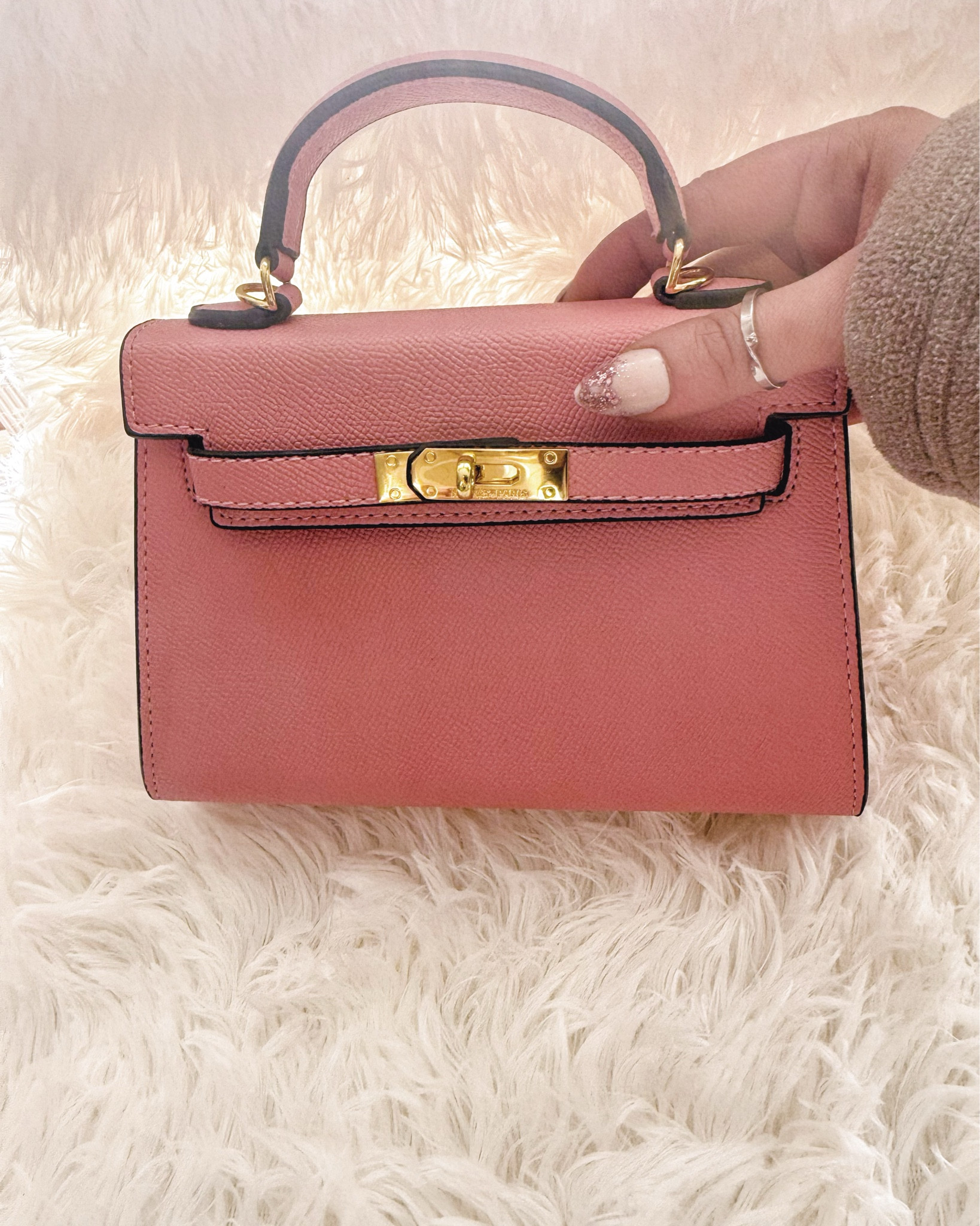 Hermes’ Kelly 20 mini bubble gum pink 

#LTKstyletip #LTKcanada #LTKbag