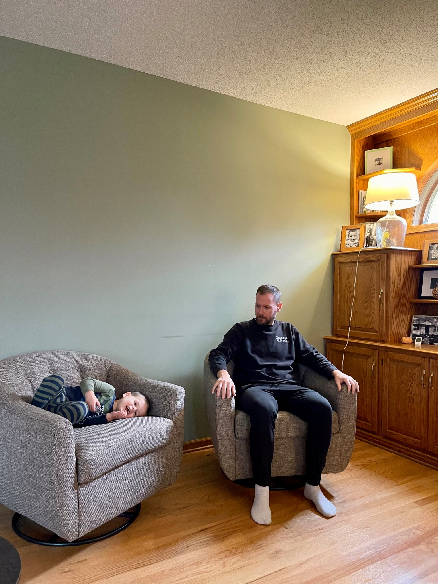 Exciting furniture delivery this morning! 📦 Loving how these swivel glider barrel chairs complete our living room. Ready to host Thanksgiving! 

#LTKFamily #LTKHoliday #LTKHome