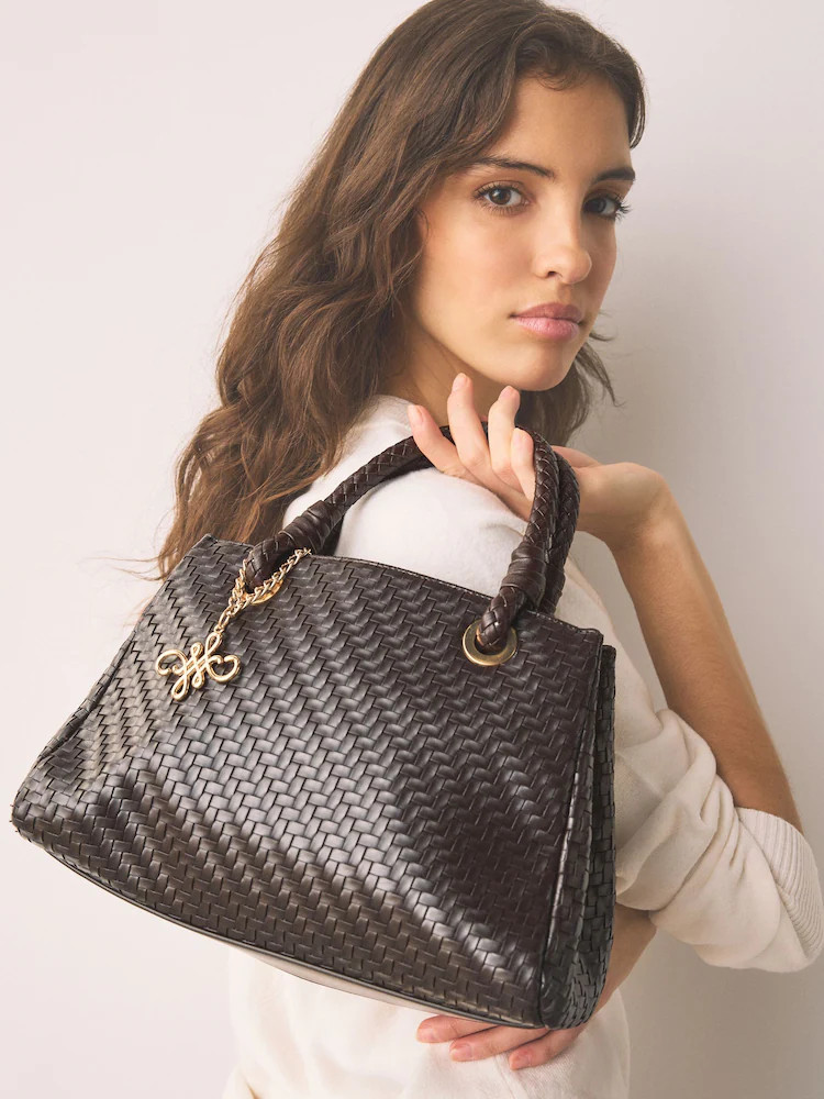 Schokoladenbraun - Gepr\u00e4gte Handtasche mit Flechtmuster | Next EU
