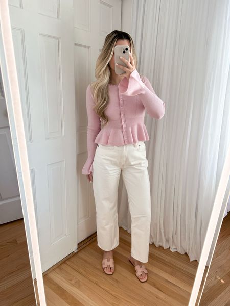 Simple spring outfit 🌸 wearing size small in the sweater, super soft and comfy, and size 4 in jeans 🫶🏻

#LTKfindsunder100 #LTKfindsunder50 #LTKstyletip