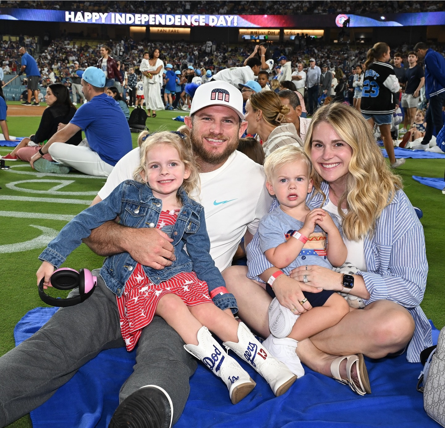 4th of July fireworks at the ballpark 🇺🇸🧨💙