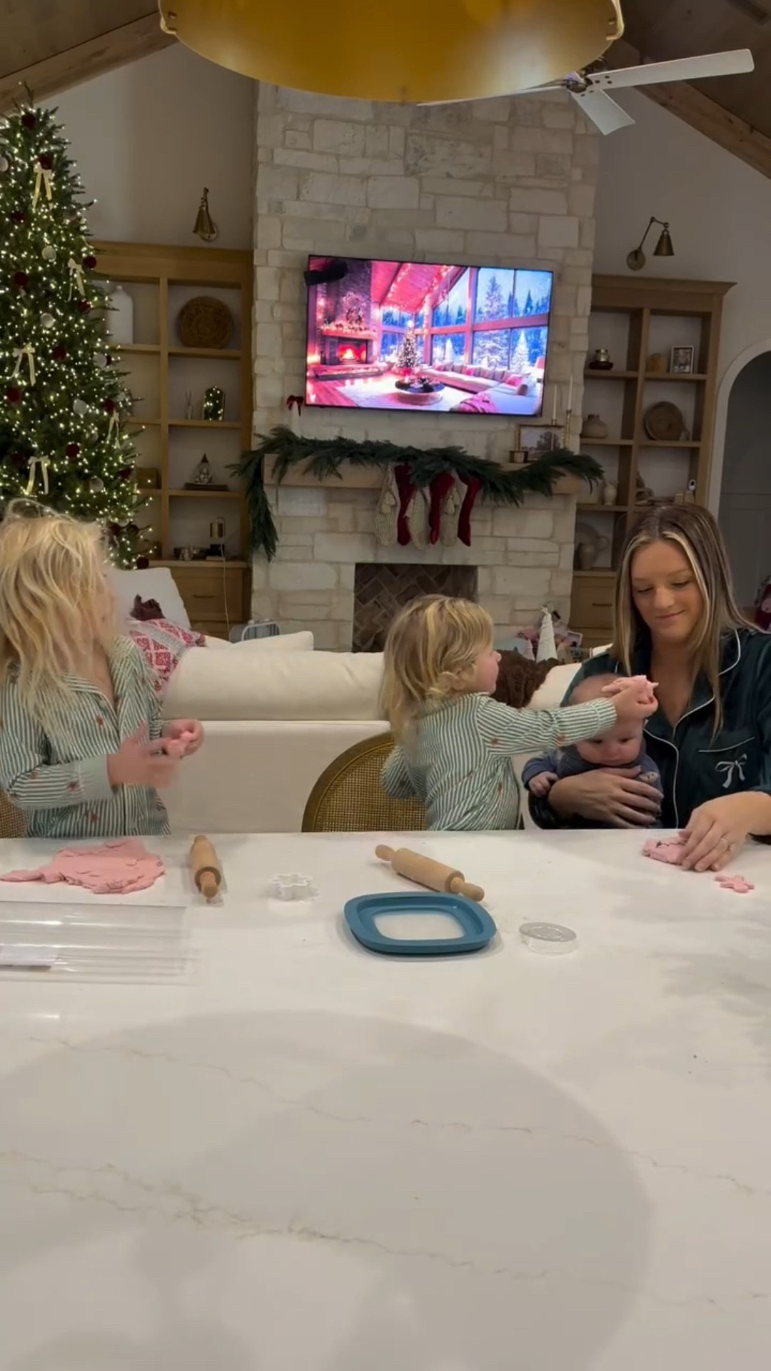 This elf has me working over time!!! 🤣 #elf #sahm #fyp

#LTKmomlife #LTKvlog