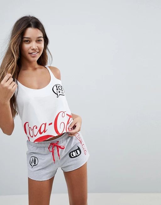 ASOS - Coca Cola - Pyjama avec short molletonné et débardeur | ASOS FR