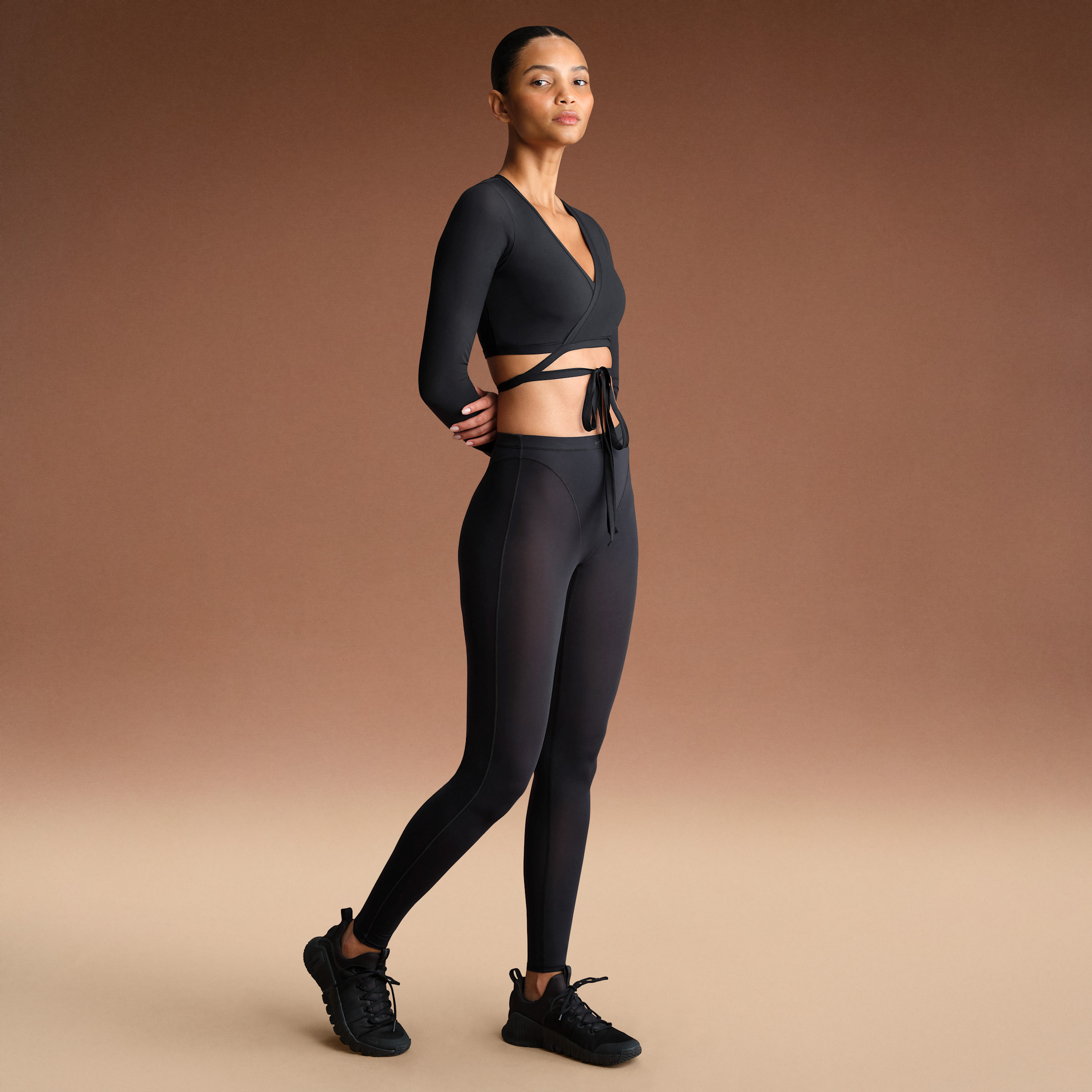 Nike Women's SKIMS Weightless Layers High-Waisted V-Panel Leggings in Black | PTLEG8361W-OBD | Nike (US)