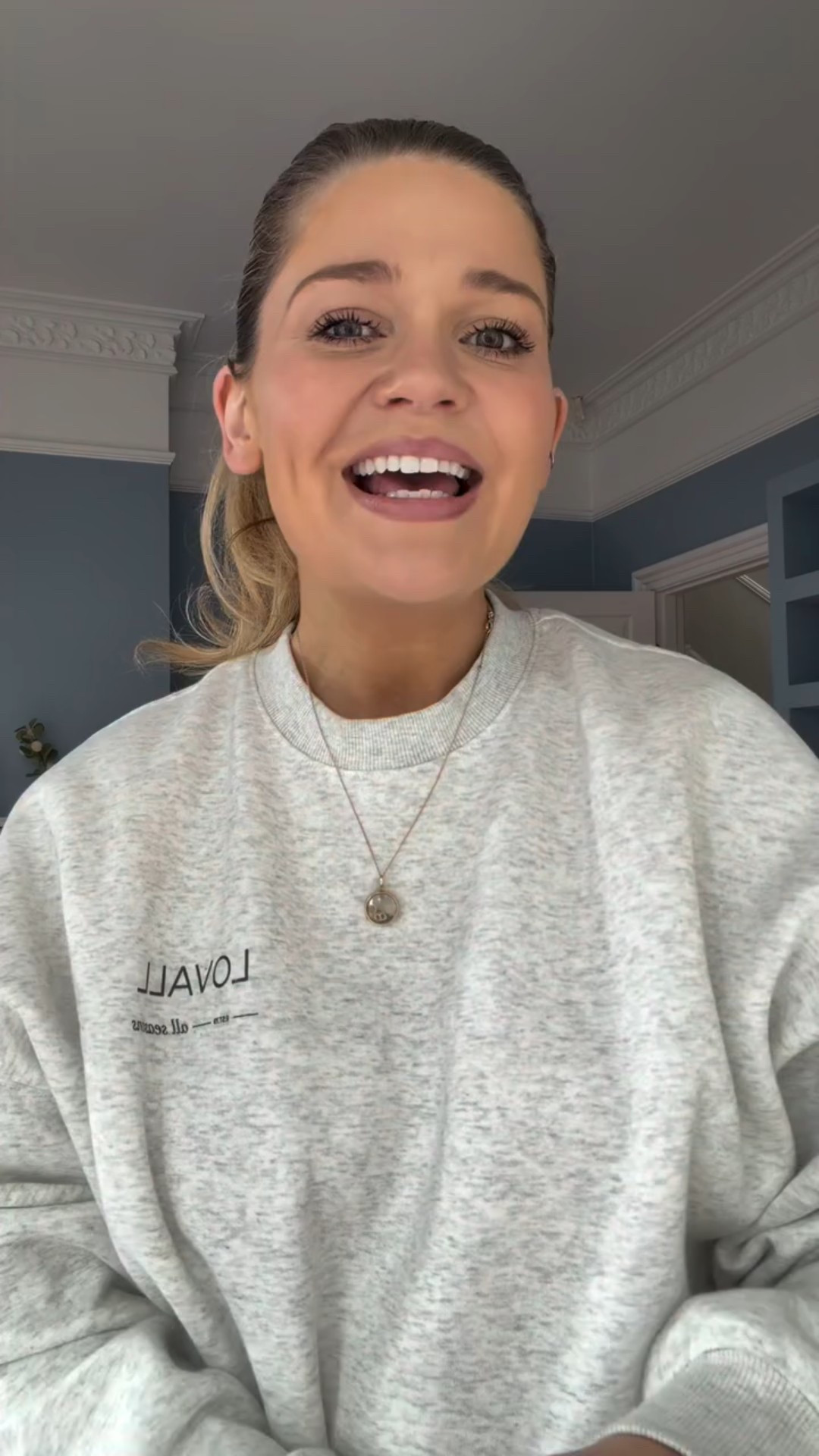 Everything I’m packing  to keep my 3 children entertained on a 7 hr flight. (Plus a reading book for My eldest) they will also watch movies on the plane. ✈️🧳❤️

#Travelwithkids #travelhacks