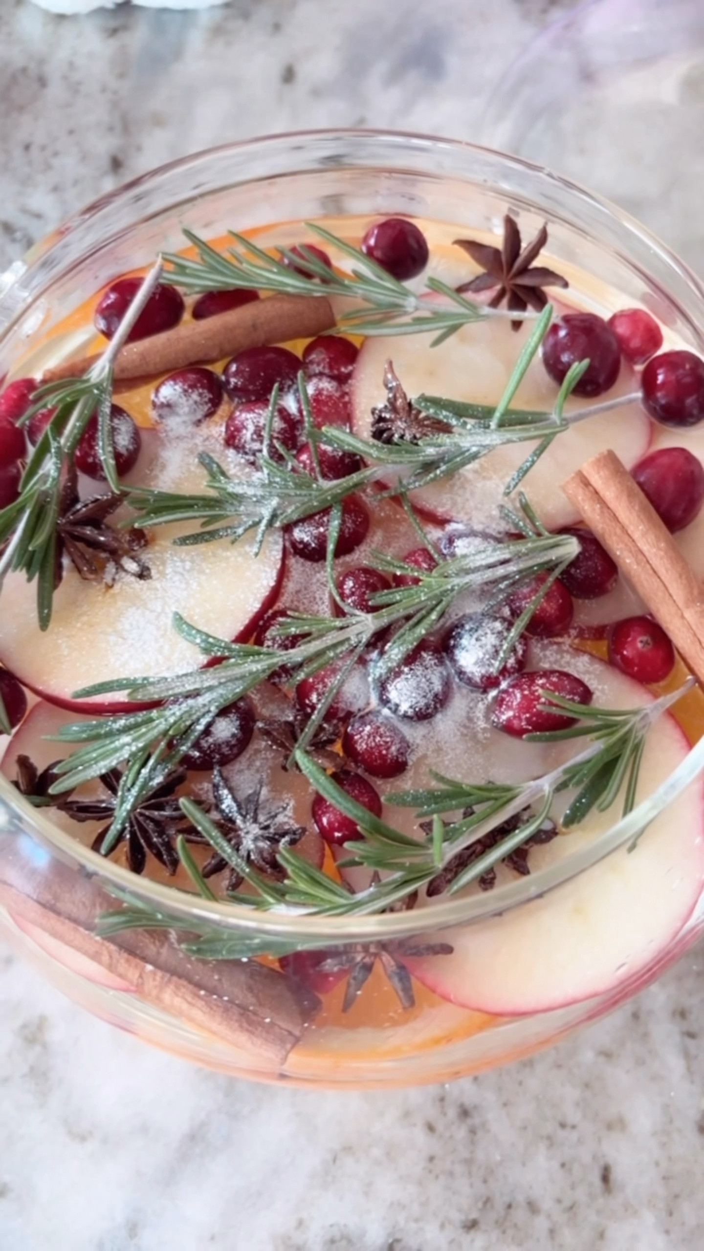The most delicious smelling Christmas simmer pot ever 🎄
It makes our home smell like a cozy, festive dream! Pure Christmas heaven! 😍
So easy to make with just a few simple ingredients ✨



Here’s what you need:

* One orange

* One apple

* One cup fresh or frozen cranberries ( I used fresh)

* 3-5 Rosemary springs 

* 4 Cinnamon sticks 

* 2-4 Star anise pieces or less to your liking 

* A sprinkle of edible glitter for that magical glow!















.
.
.
.
.
.
.
.
.
.
#simmerpot #christmassimmerpot #christmasscents #cozychristmas #cozyhome 

#LTKSeasonal #LTKHoliday #LTKHome