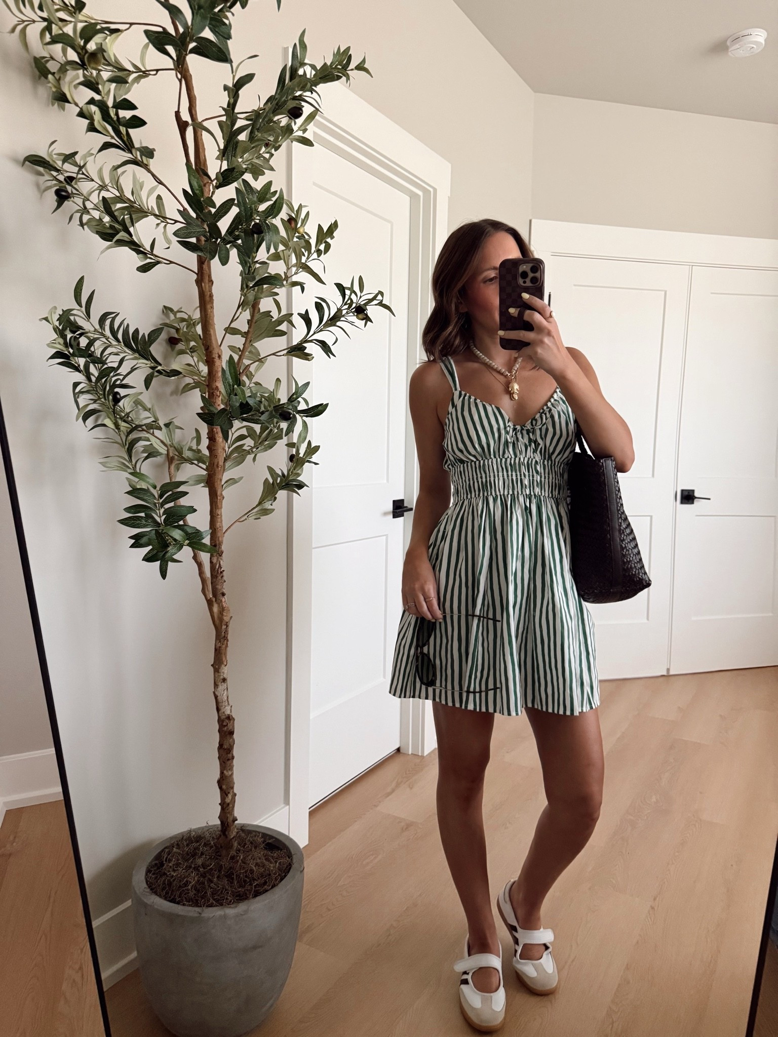 The cutest AND comfiest summer dress with built in padding AND built in shorts! 20% off right now! Wearing a xs

Abercrombie finds, Abercrombie style, summer style

#LTKootd