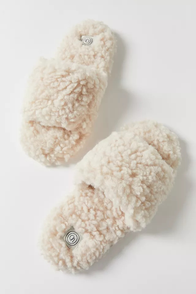 UO Suzy Sherpa Slipper | Urban Outfitters (US and RoW)