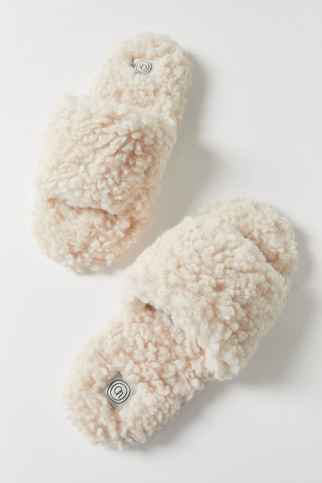 UO Suzy Sherpa Slipper | Urban Outfitters (US and RoW)