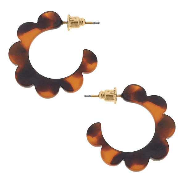 Caroline Scalloped Resin Hoop Earrings in Tortoise | CANVAS