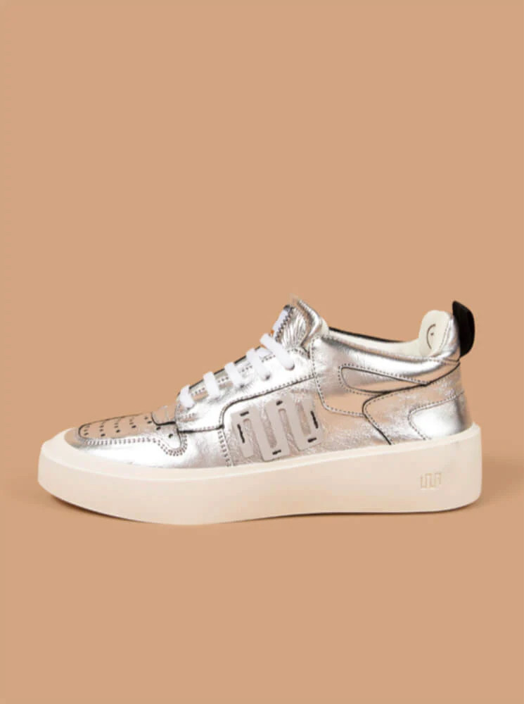 Esseutesse Lo-Top Sneaker - Silver | SculptHouse