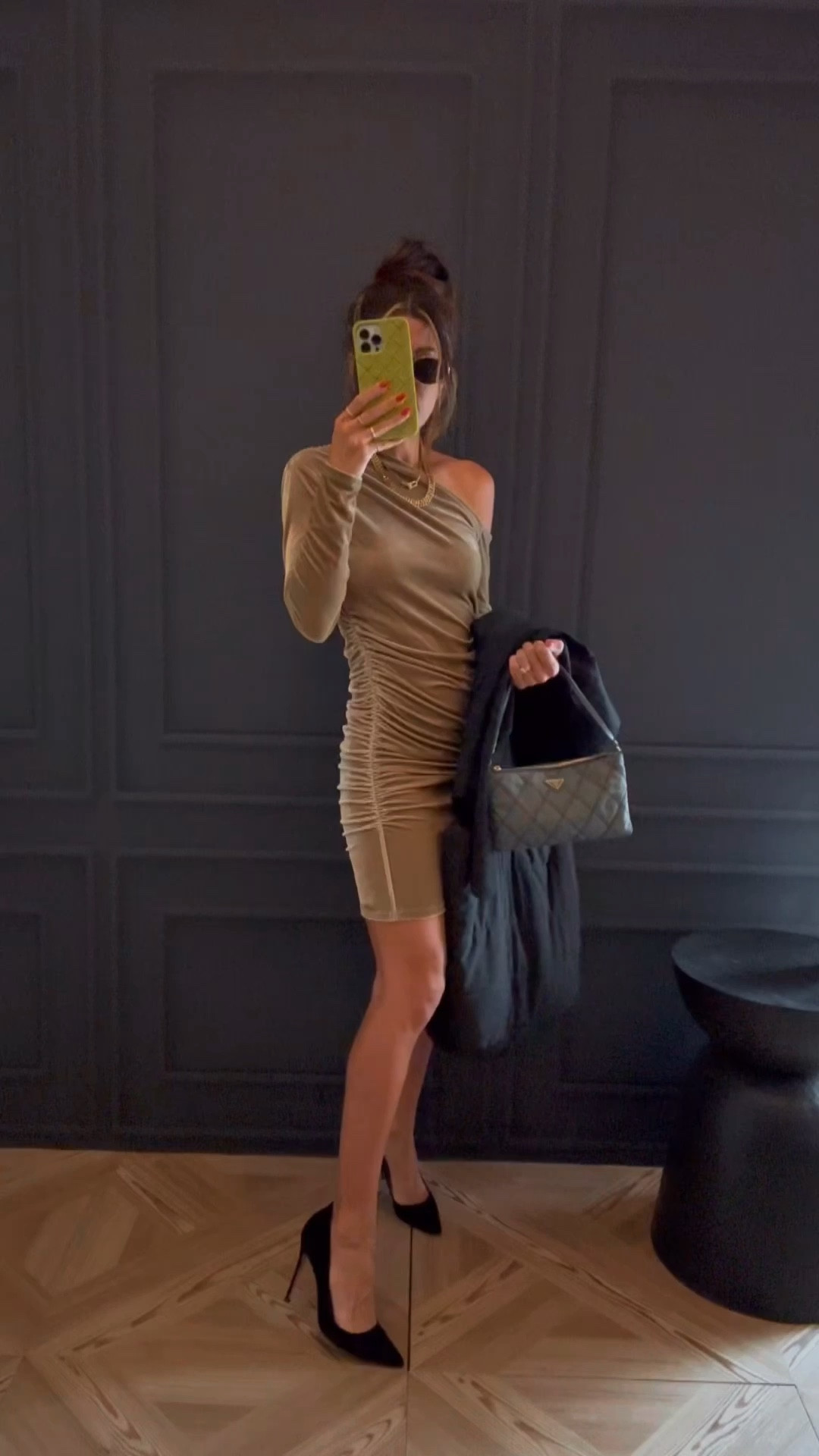 Velvet fall dress in perfect fall color, Olive. 

Runs tts. Quality is amazing for the price. Open Edit for the win (again) 🙌🏽🙌🏽

This dress would be ideal for date night, layered with a blazer for the office, night out with the girls or Thanksgiving dinner. It’s so comfortable and easy to wear 🤎 


#LTKFindsUnder100 #LTKHoliday #LTKSeasonal
