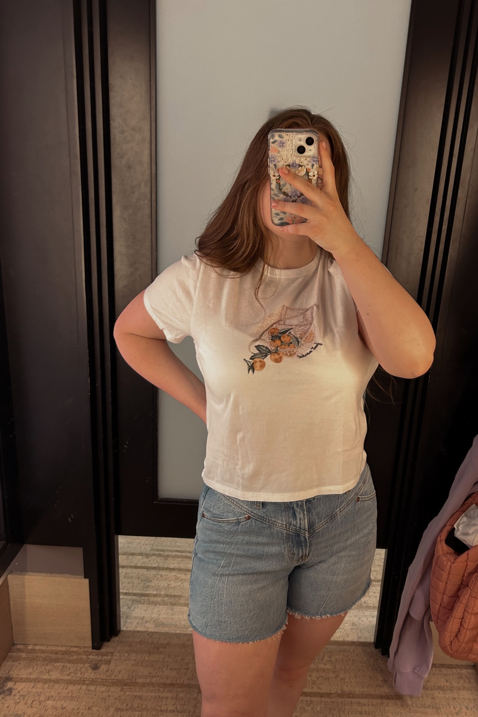 Wearing a size 29 in these curve love shorts, so comfy and flattering! Size M in the graphic tee! 🍋