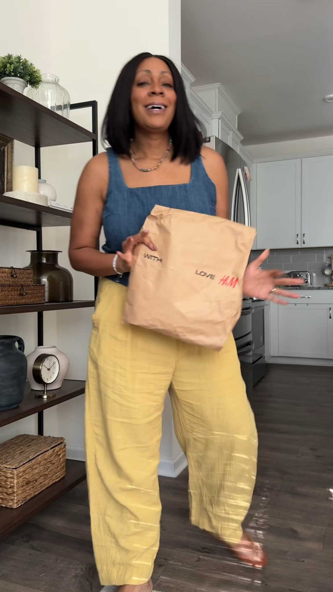 I’m here for the Bermuda shorts 

#LTKMidsize #LTKSeasonal #LTKootd