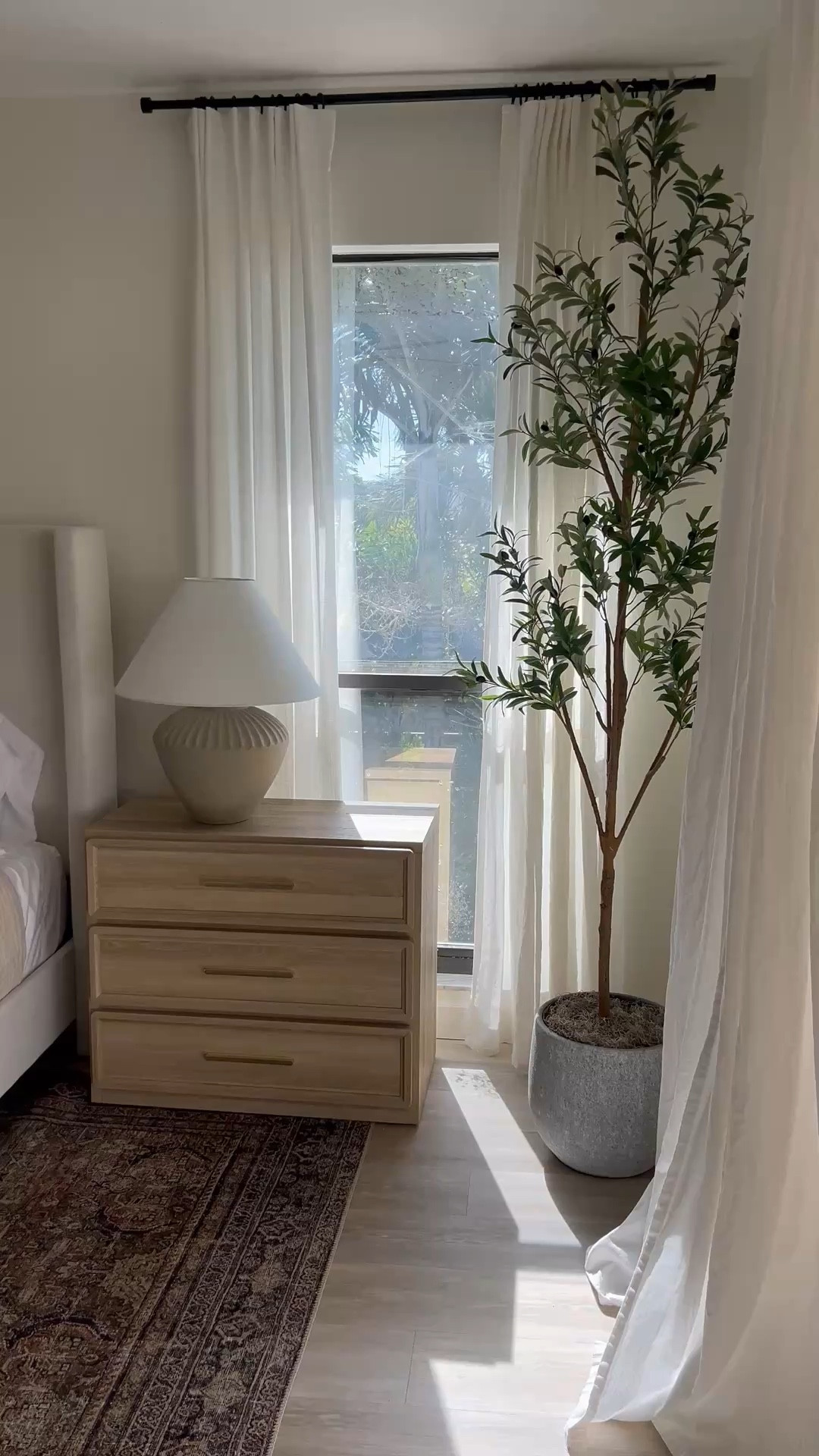 Neutral modern bedroom

#LTKHome