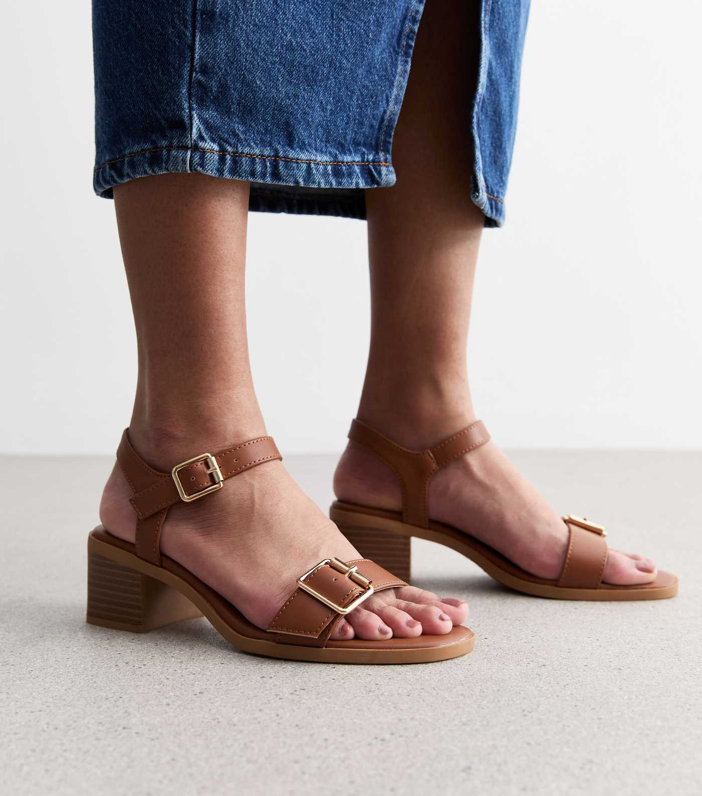 Wide Fit Tan Buckle Block Heel Sandals | New Look | New Look (UK)