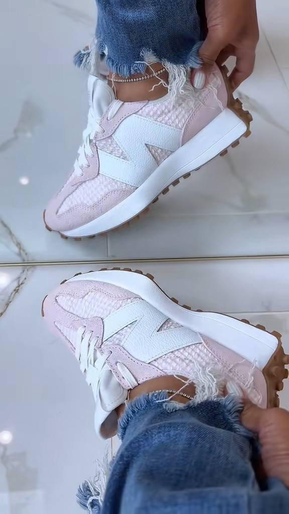 Gingham NEW BALANCE 327 are BACK IN STOCK!! 

#newbalance #newbalance327 #runningshoes