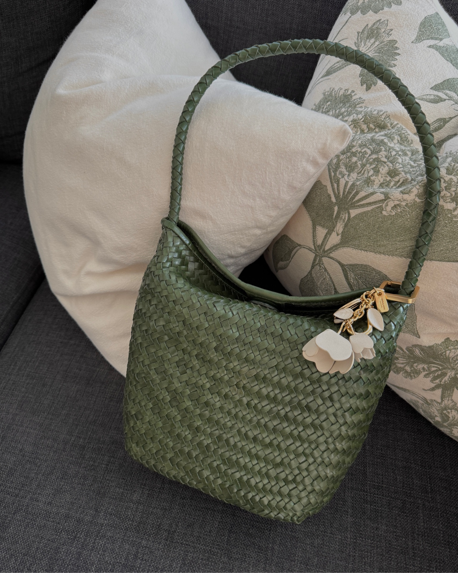 The perfect size and color for spring/summerr

#LTKPetite #LTKU #LTKItBag