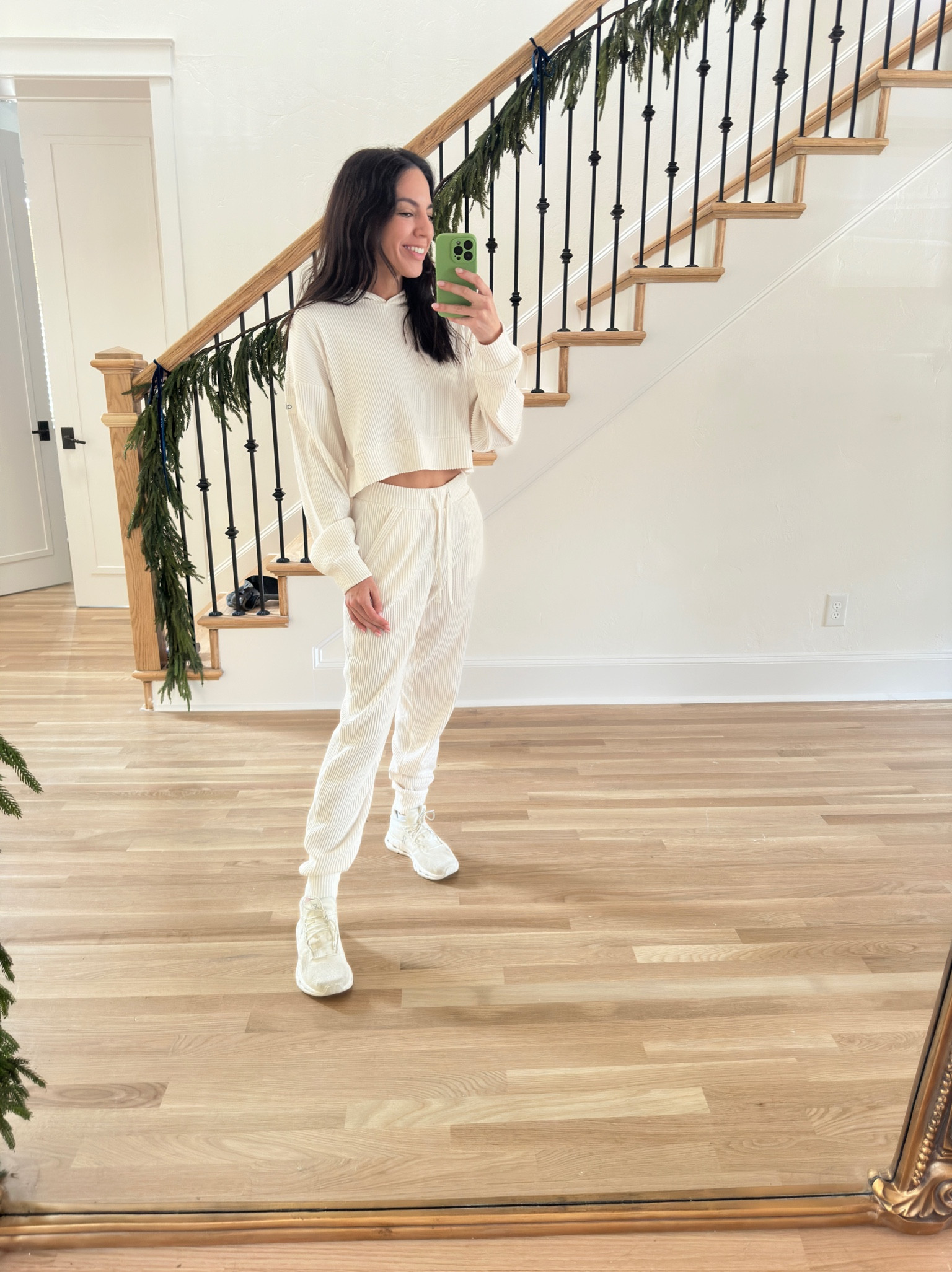 LITERALLY OBSESSED WITH THIS SET I bought it in another color! The perfect neutral and feels so put together and I was not today! Runs slightly large! 

#LTKfitness #LTKfindsunder100 #LTKstyletip