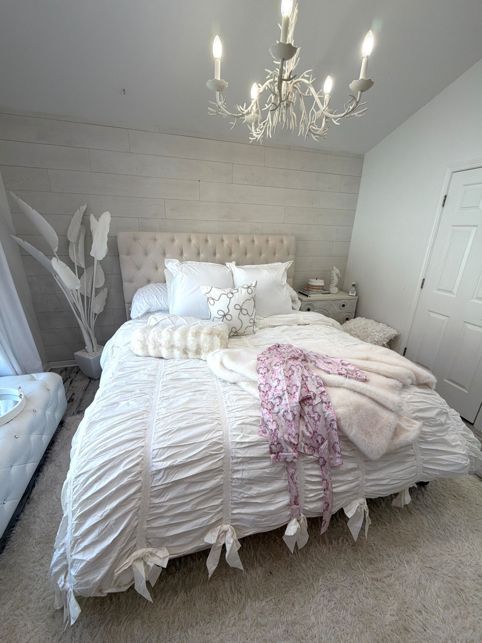 New bedding ! 

#LTKmorningroutine #LTKdayinmylife #LTKHome