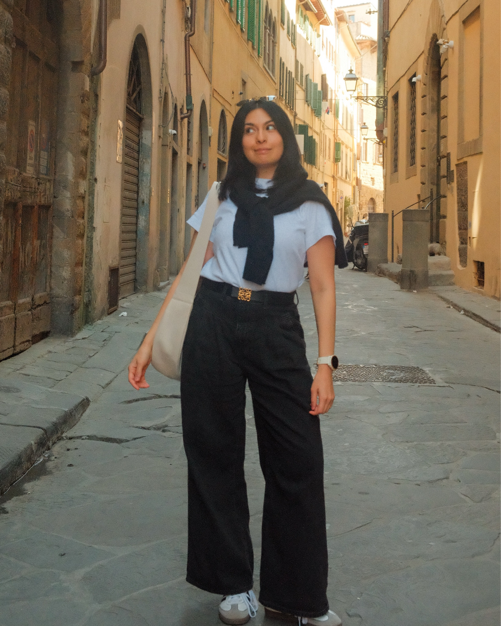 T-shirt size S from Cos 
Jean Levis 
Loewe belt 
Sweater from The Curated 
Bag Cos 

#LTKPetite #LTKSeasonal #LTKStyleTip