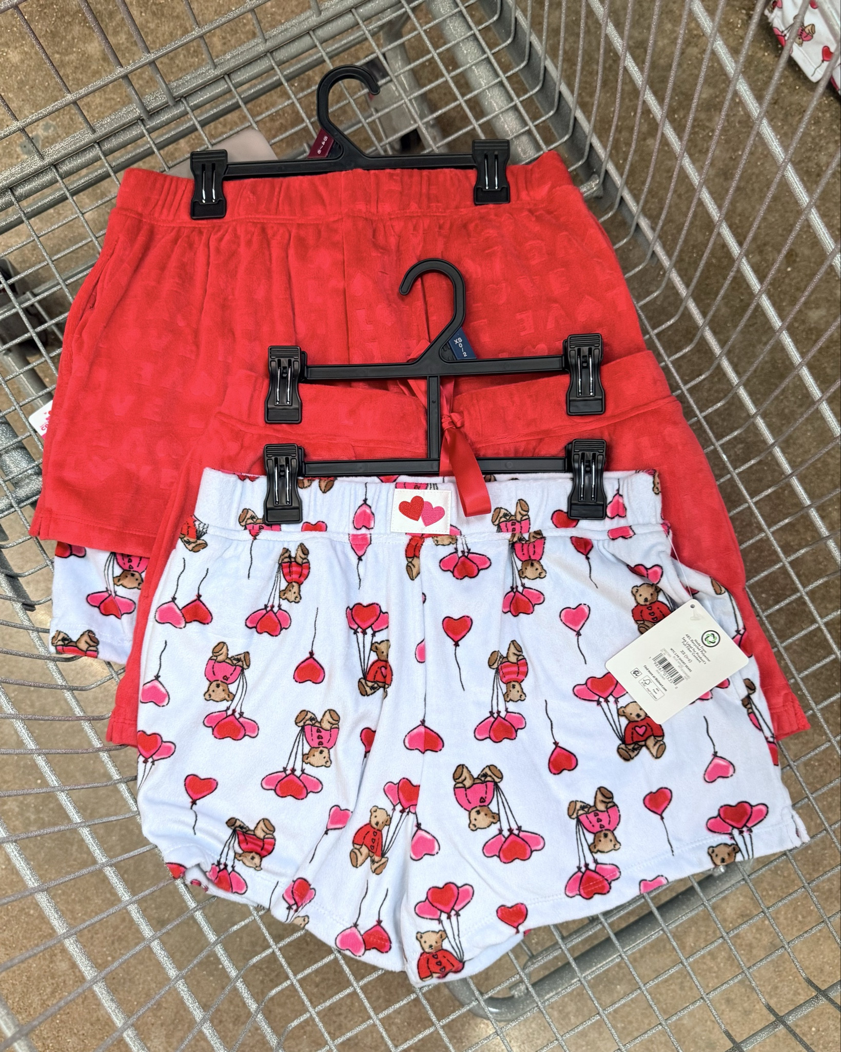 Walmart ✨ women’s 2pk valentine plush shorts 

#LTKSeasonal #LTKGiftGuide #LTKHoliday