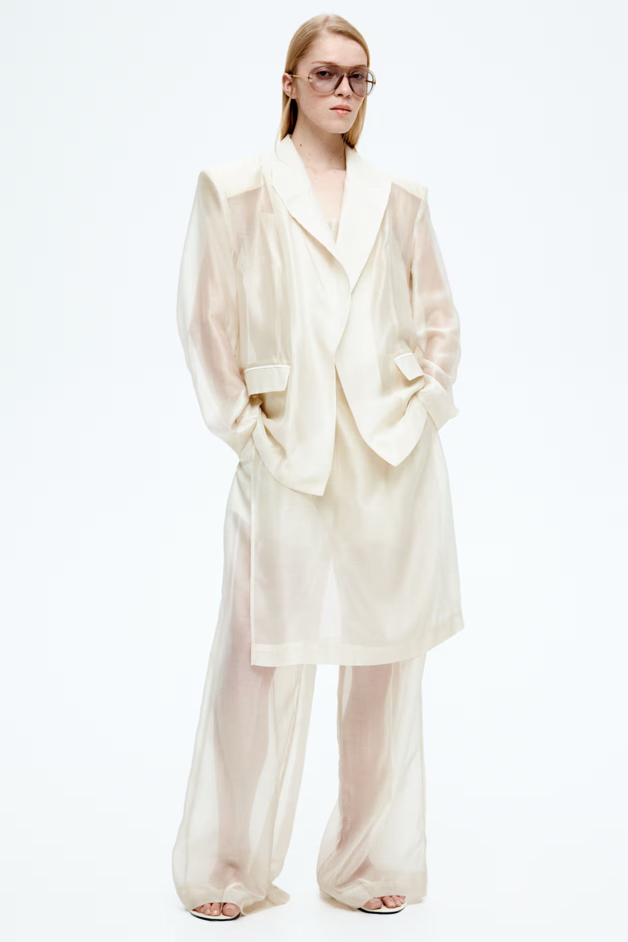 Oversized sheer blazer | H&M (UK, MY, IN, SG, PH, TW, HK)
