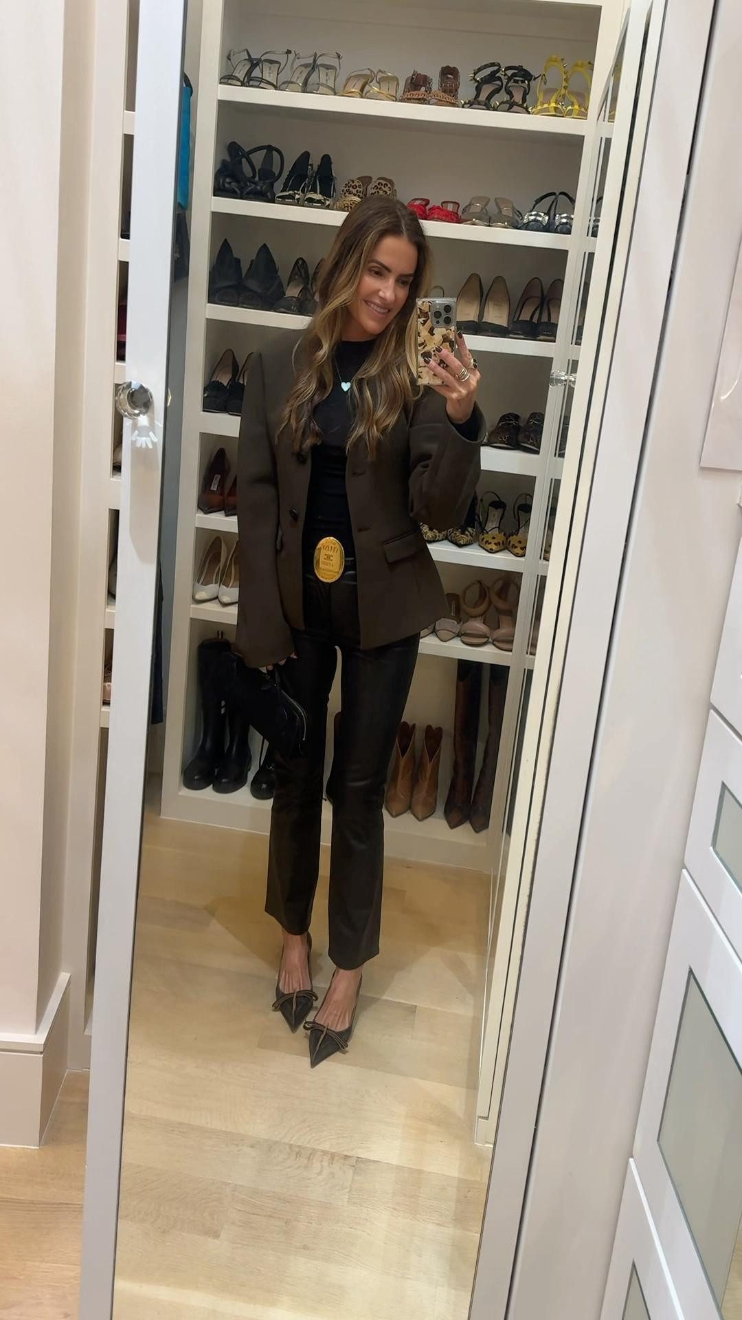 saturday night bday celebration at @albiernats_oaklawn shop my #ootn 

wearing my new favorite brand of blazers!! you guys the quality of this brand is incredible & the price is so good!! 

i own like 3 now ill link all my favs below. they run tts i’m wearing an x-small 

& these fab leather pants, heels & bag too! 

+ shop rest of my look below too! 

#LTKootd #LTKSaleAlert #LTKWorkwear