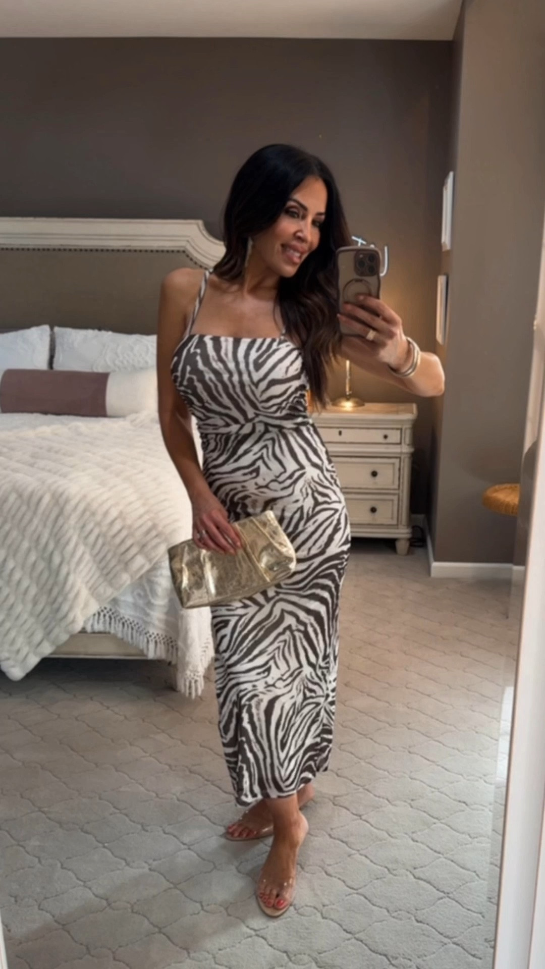 Wait until you see what I found at Walmart this week! 🦓✨ This dress is giving major designer energy and I can’t believe the price. It’s part of a massive haul coming to my YouTube channel soon!
Who wants the link to this one before it sells out? 👇
#WalmartStyle #WalmartFinds #SummerStyle 