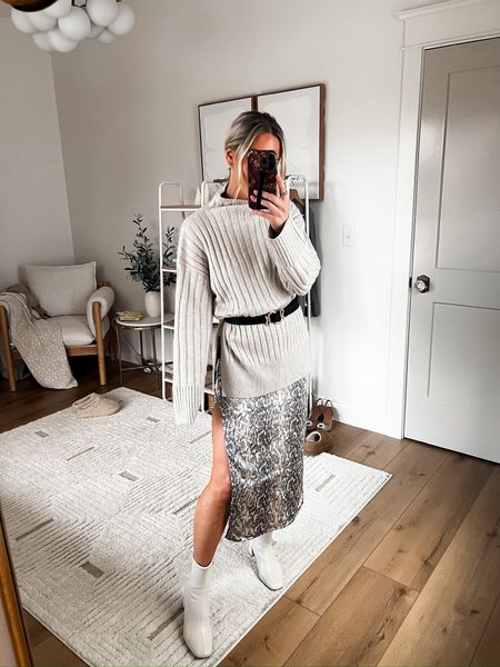 My FAVORITE tunic(xs)!! 🌟 Loving this dressy look with the snake print skirt(xs). 🐍  Skirt could easily be worn all year long!

👏🏻 Select styles are 30% off!! + 15% off almost everything else!

Order by Dec 18th to arrive for the holiday! 🎄
@Abercrombie #AbercrombiePartner #AbercrombieStyle 

#LTKstyletip #LTKfindsunder100 #LTKHoliday