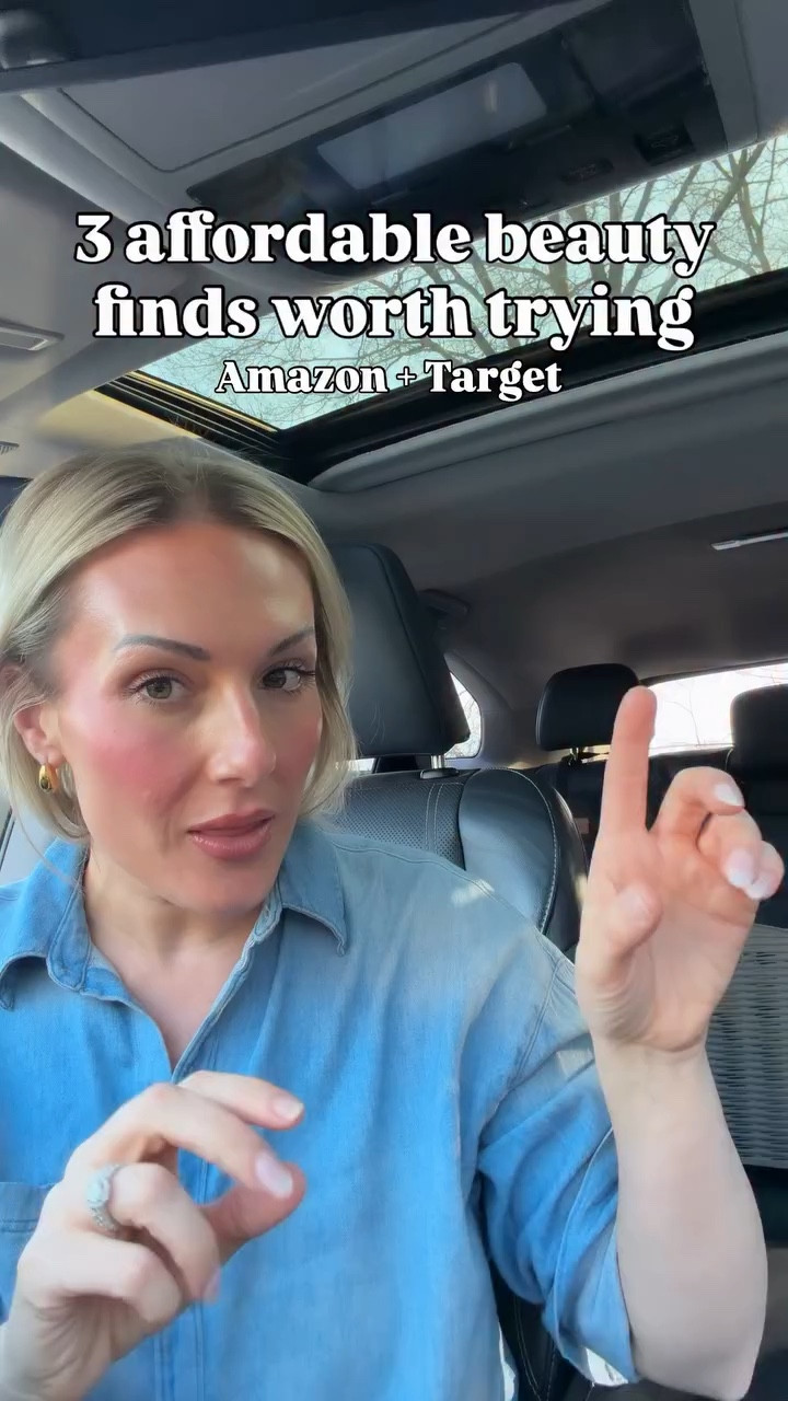 I truly just cannot resist a good new beauty find🤩

1. @dr.melaxin_global pore relief multi balm stick (Amazon only!)
2. @nyxcosmetics wonder snatch setting powder (I wear shade “sugar serve”)
3. @nyxcosmetics buttermelt blush (shade “you know butta” — I love all of the shades, though❤️)

#affordablebeauty #skincare #drugstoremakeup #budgetfriendly #momstyle blush trending fyp

#LTKBeauty