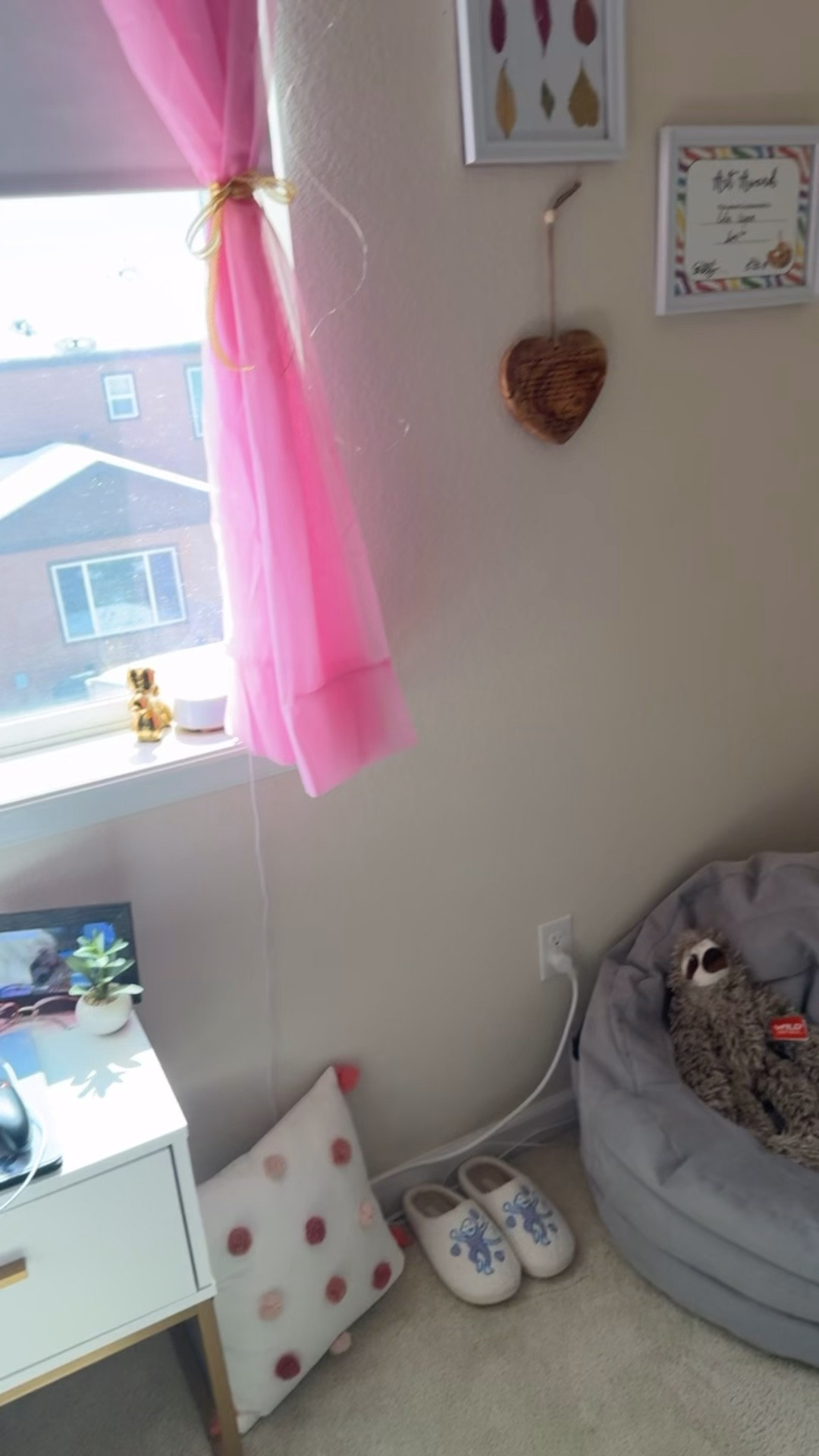 Lila’s preppy teen room tour - video 2of 2 
#teenbedroom #tweenbedroom #teengirlbedroom #loveshackfancy #afw #potterybarnteen #target #amazon #vanity #teenvanity #teengirlroom

#LTKmomlife #LTKKids #LTKHome