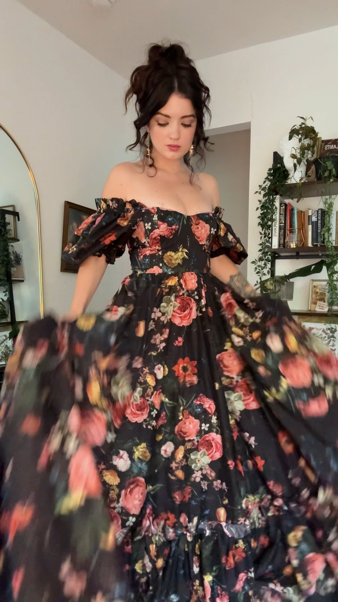 a hopeless romantic and a floral dress 🥀🏹🖤 new customers use code SAMMARTIN for 10% on orders $100+ #fashion #dress #outfit #floraldress 