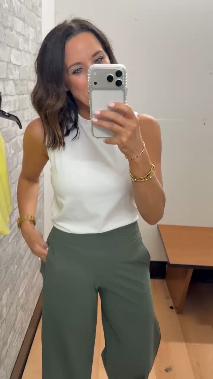 these are the most flattering comfy pants!!
lightweight, stretchy, and perfect for game days or everyday wear
#athleisurestyle #gamedaylook #widelegpants #casualchic #everydayoutfit #ltkseasonal


#LTKPetite