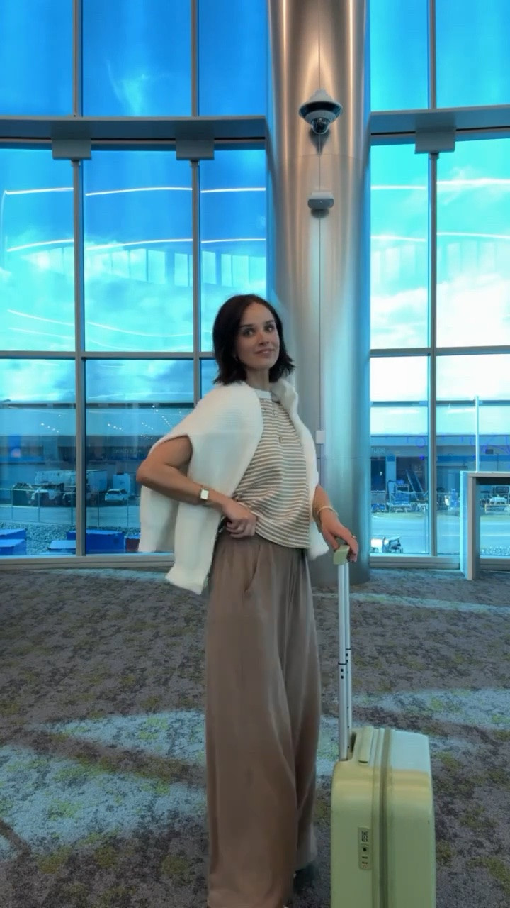 Airport travel outfit! ✈️

size small in everything!

old navy, @abercrombie, sambas, adidas, sambas otfit, travel outfit, plane outfit, loungewear, hallie ragan

#LTKgrwm #LTKootd #LTKdayinmylife