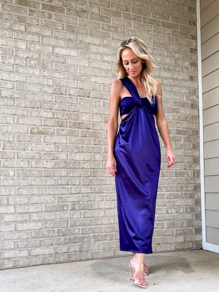 Holiday Party Outfit!💜
Purple for the holiday's...yes or no?
Run, don't walk..this gorgeous dress is under $25 @express right now!
Outfit Details....
Satin One Shoulder Midi Dress @express
Nude Clear Strapped Heels @amazon
Follow for more outfit and style inspo!
holiday outfit, holiday party, dress, party dress, satin dress, Itkunder25, Itkunder50, affordable fashion, fashion, holiday fashion, fashion style, fashionover40, fashionover30, chic, chic style, Amazon finds, amazonfashion

#LTKHoliday #LTKfindsunder50 #LTKsalealert