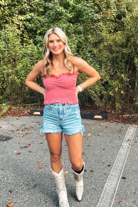 concert season in full swing!
Thomas Rhett was awesome! 
You can never go wrong with some jean shorts and sparkly boots! 
They with go anything! 

#concert #fall #season #boots #concertseason 

#LTKstyletip #LTKU #LTKSeasonal