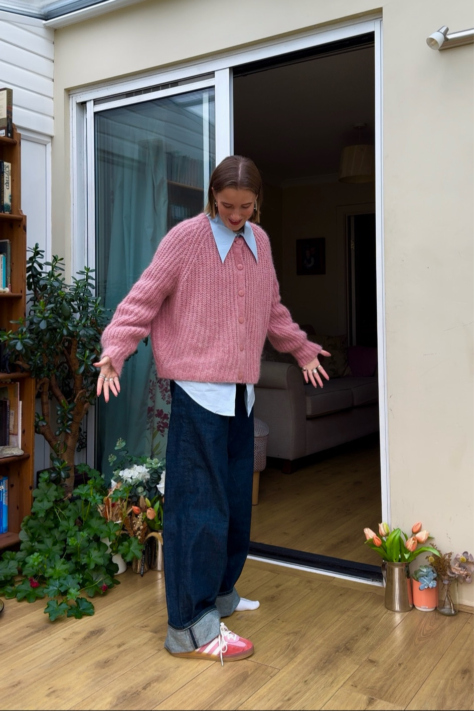 Autumnal pink outfit (pink cardigan, dark wash blue jeans, blue shirt, pink trainers)

#LTKeurope #LTKautumn #LTKuk