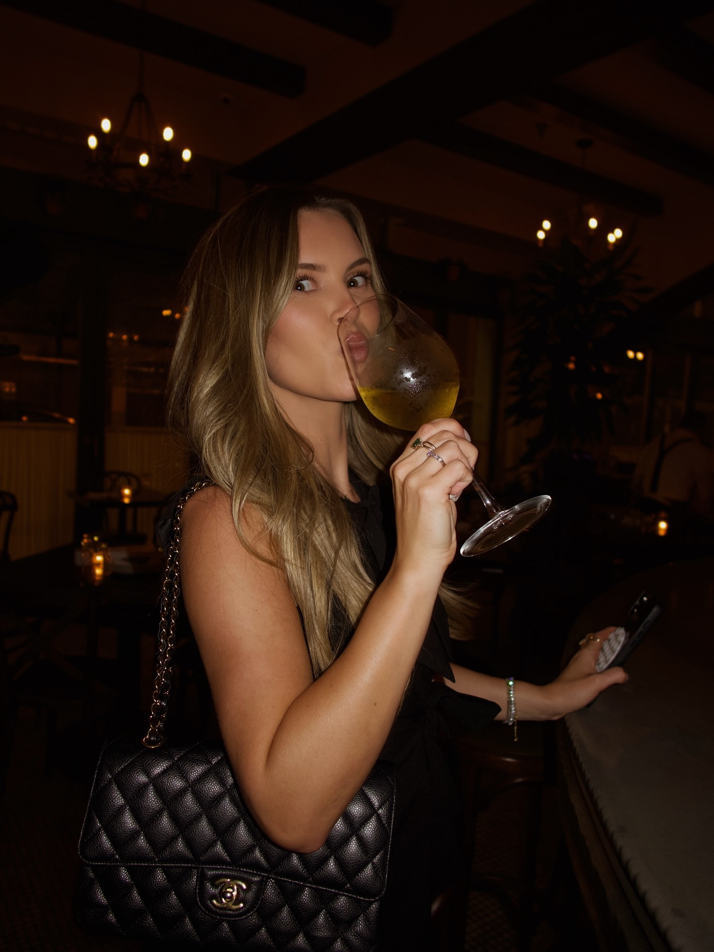 Tis the season for cozy food and crispy wine @olioepiu