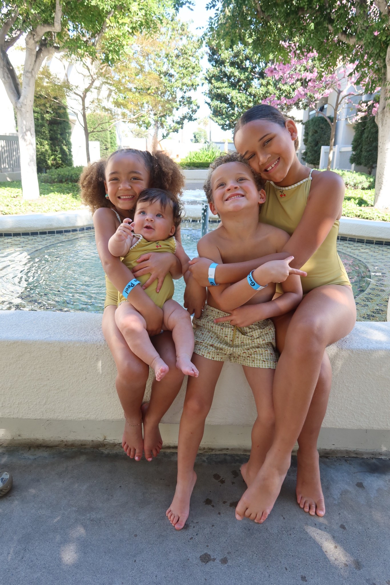 The cutest matching swim 🍒






Zara, Zara Finds

#LTKSwim #LTKKids #LTKBaby